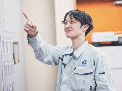 原子力発電所設備の点検の様子